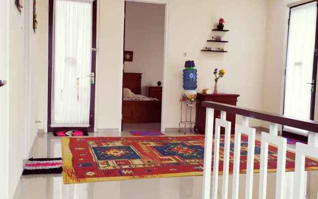 Full House 4 Bedroom at Azka Homestay 2