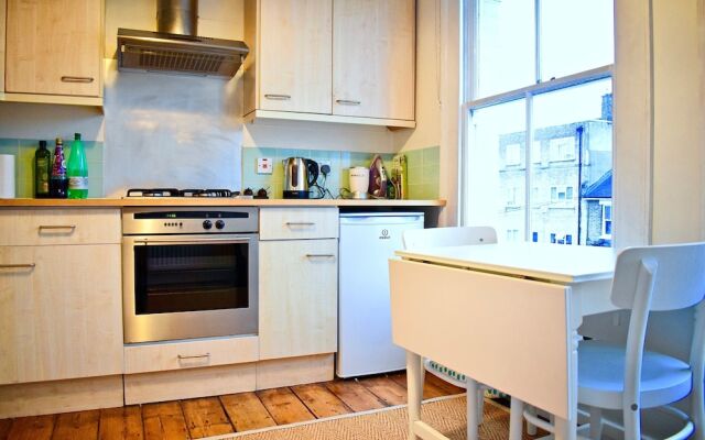 2 Bedroom Flat in Shepherd's Bush