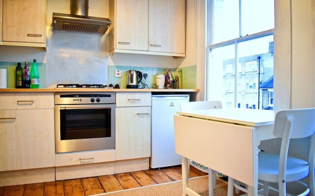 2 Bedroom Flat in Shepherd's Bush