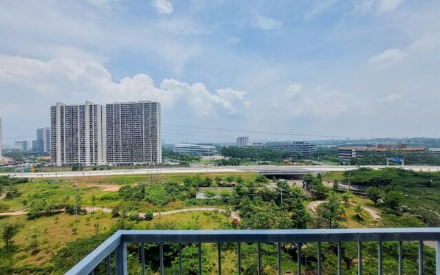 Warm And Cozy Stay Studio At Casa De Parco Apartment