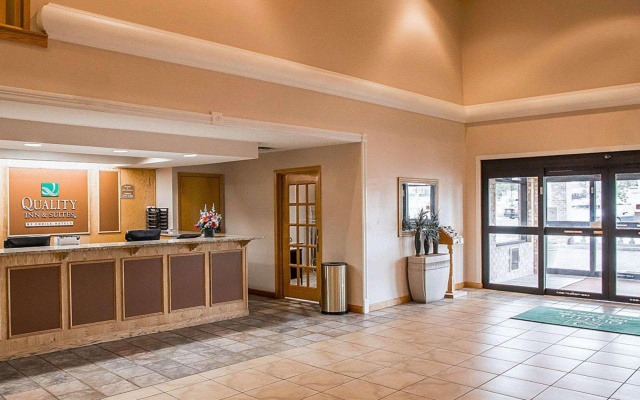 Days Inn - Forest Park Oh