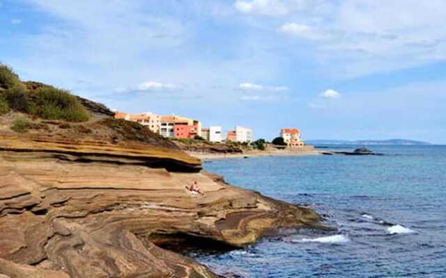 Bungalow With 2 Bedrooms in Agde, With Pool Access and Furnished Garde
