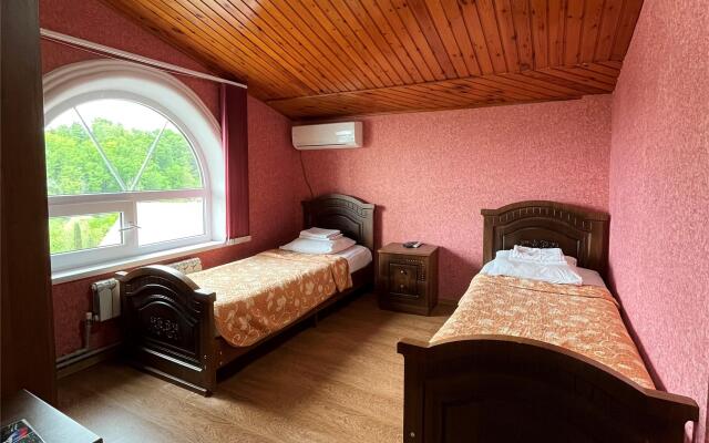 Nikos Guest House