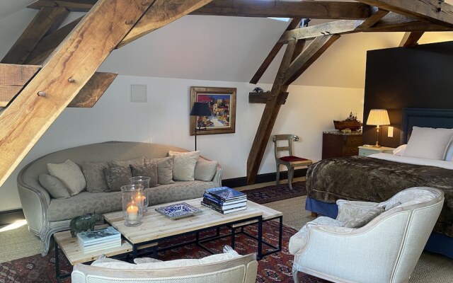 Manoir De La Croix Saint Louis