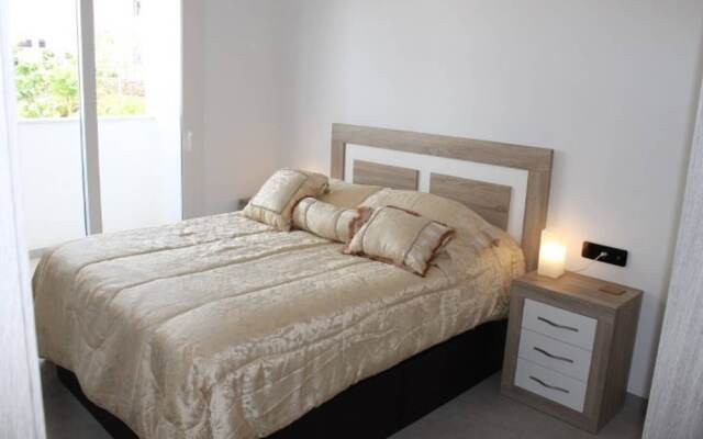 LA Fuente 3 Bedroom Apartment With Comm Pool