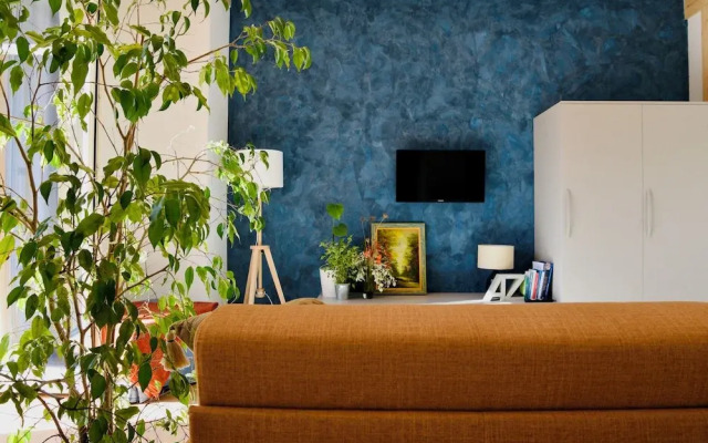 Nine Rooms Apartment