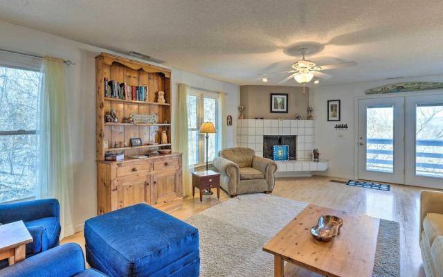 Massanutten Retreat w/ Double Deck & Mtn View!