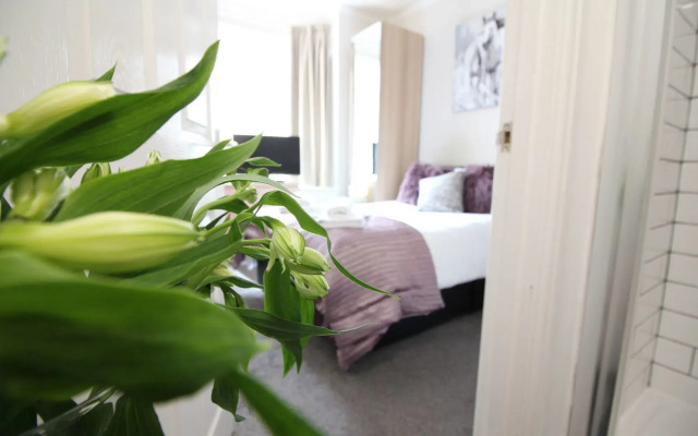 Diamond - Beechfield House Suite 1