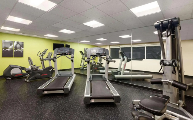 Country Inn & Suites by Radisson, Buffalo South I-90, NY
