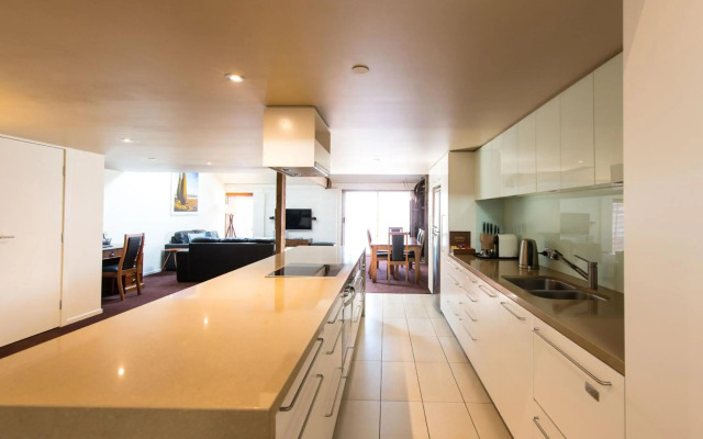 Sullivans Cove Apartments