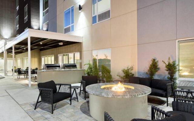 Towneplace Suites By Marriott Tampa East/I-4