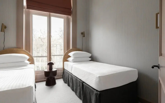 Ladbroke Grove XV by Onefinestay