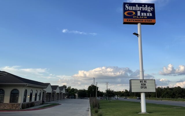 Sunbridge Inn and Suites