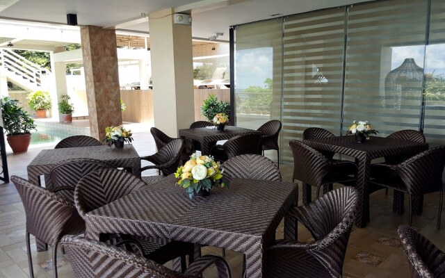 Splash Suites Hotel Tagaytay