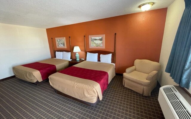 Knights Inn & Suites Emporia