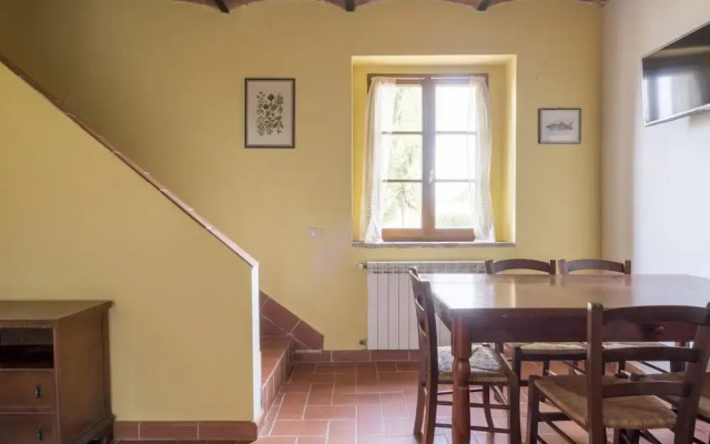 Quaint Farmhouse in Montespertoli With Swimming Pool