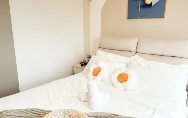 Mossaz by Manhattan Group