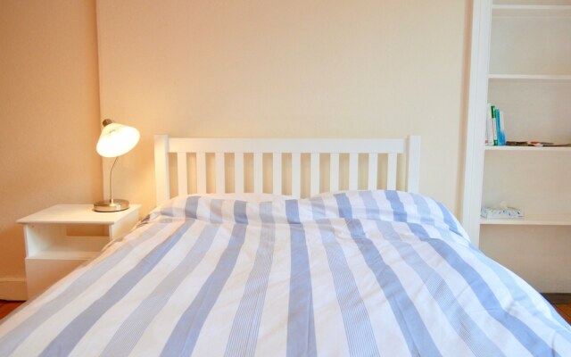 1 Bedroom Flat With Box Room In Edinburgh