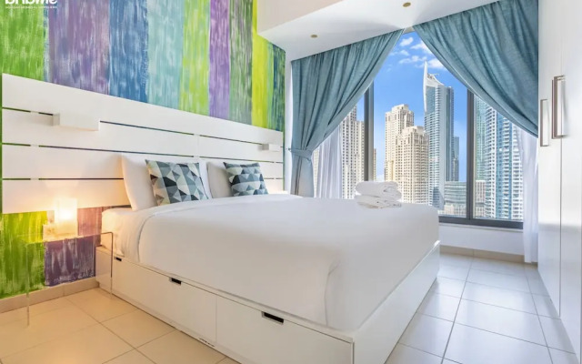 Top Floor Familly Apartment with Stunning views