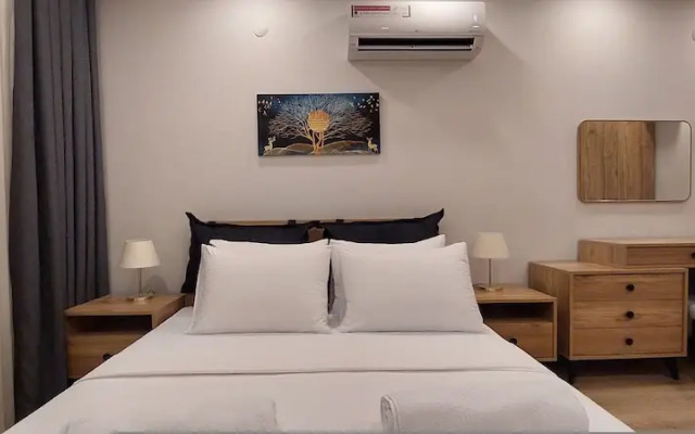 New Flat Large Living Space 1 Close to Lara Beach