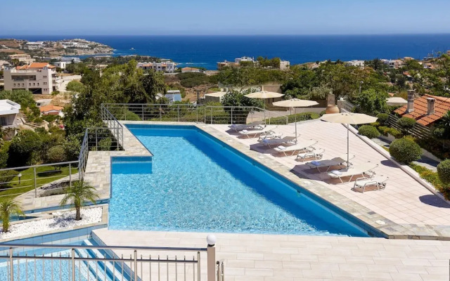 Cozy Pool Front Apartment With sea View Orange