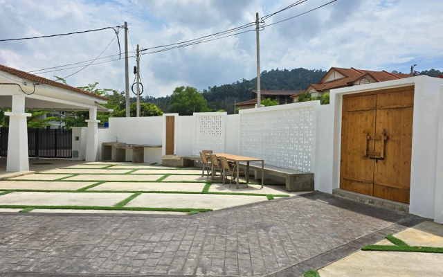 Homestay Kuantan Casa Yara, 2 Storey Corner House - photo 2