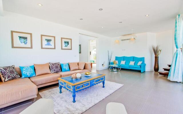 Incredible 4BR Beachfront Penthouse with Ocean View