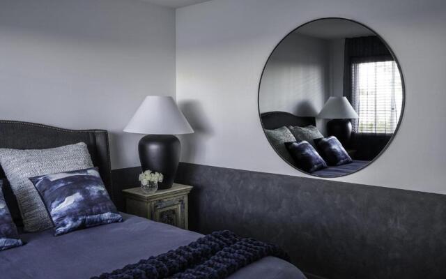 The Seaview - Designer Beachfront House