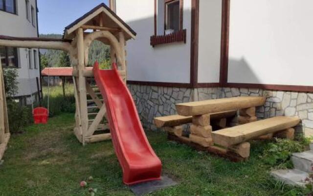 Mama Emiliya Guest House