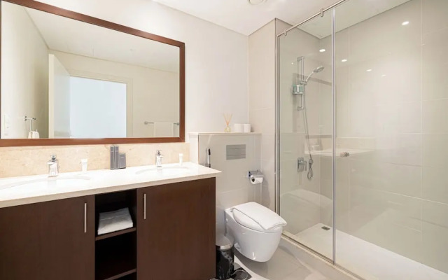 3Br + Maid Close To Burj Khalifa Dubai Mall
