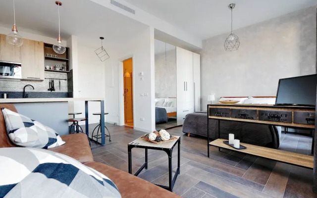 DELIZIOSO Monolocale con TERRAZZO