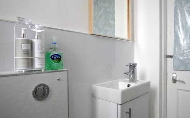 Central 2 Bedroom Flat In Edinburgh