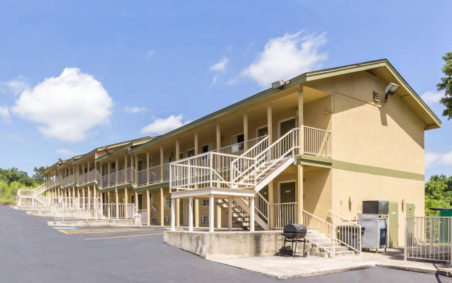 HillView Inn