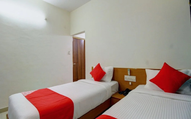 Hotel Ample Inn Vidyanagar by OYO Rooms