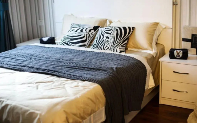 Henan Kaifeng·Gulou Square· Locals Apartment 00138590