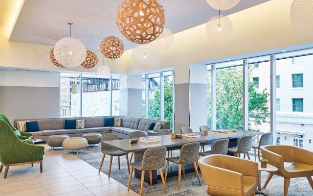 Element Austin Downtown