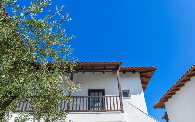 Eleon Suites & Apartments
