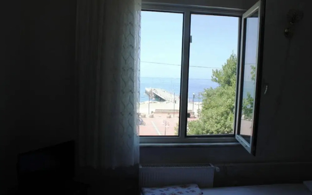 Saymoz Hotel