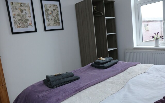 Ideal Lodgings in Bury - Whitefield