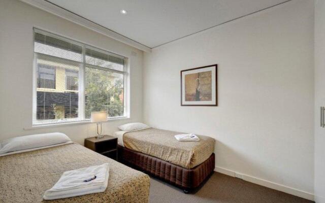 Comfy Kew Apartments