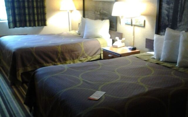 Super 8 Motel - Plymouth