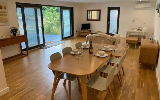 Countryside Annex- Sleeps 2, Free Parking & Garden