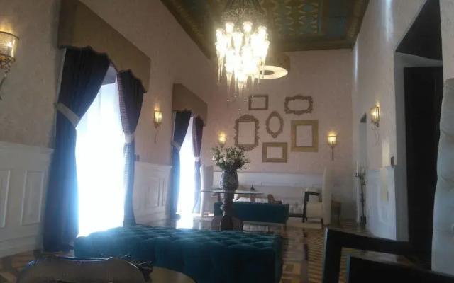 Felicia Hotel & Suites