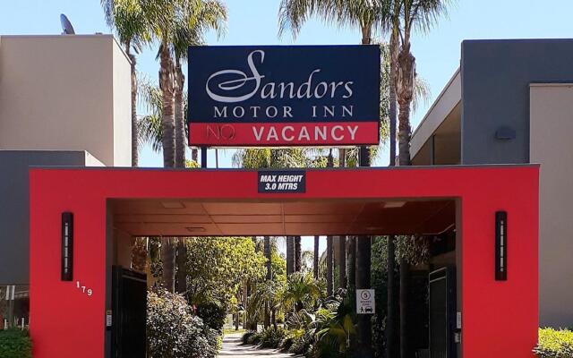 Sandors Motor Inn