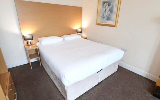 Rooms at the Royal