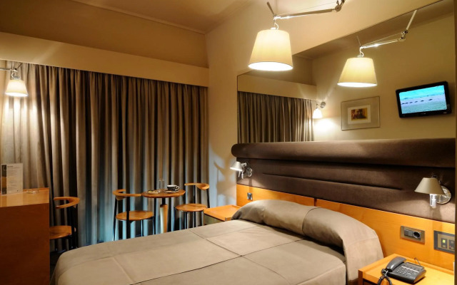 Maniatis Hotel