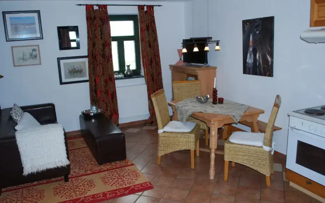 Landhaus mit Schwimmbad in Dargun