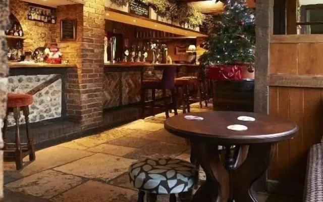 Greyhound Inn