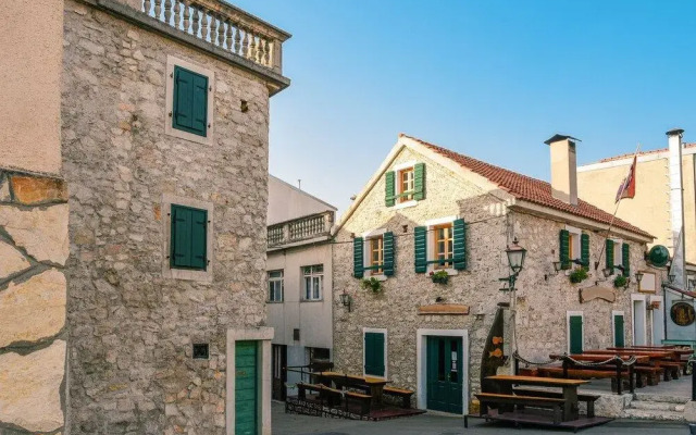 Apartment Lara 1Km From Sea