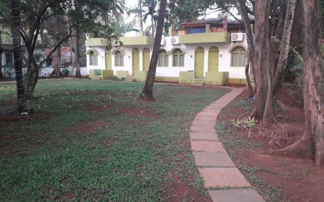 Hotel Dhuni Resorts goa